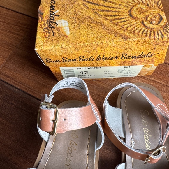 Salt Water Sandals girl size 12 - Picture 2 of 3